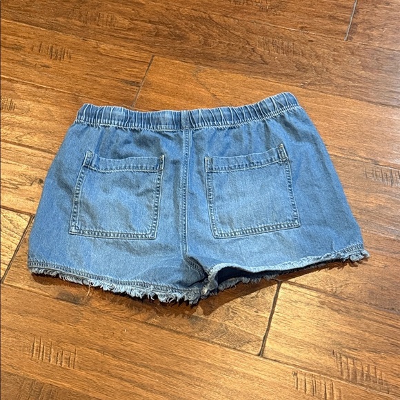 Medium BCBGeneration Blue Jean Shorts with Drawstring - Pockets in Front & Back - Picture 9 of 11